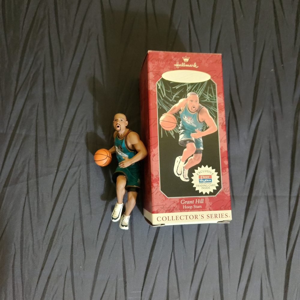 1998 Hallmark Hoop Stars "Grant Hill" Ornament.